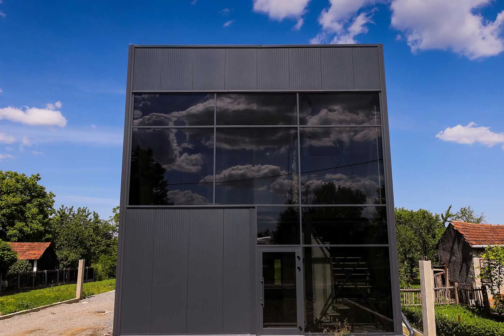 STAMBENO-POSLOVNA ZGRADA Milletech, Zagreb, Demerje